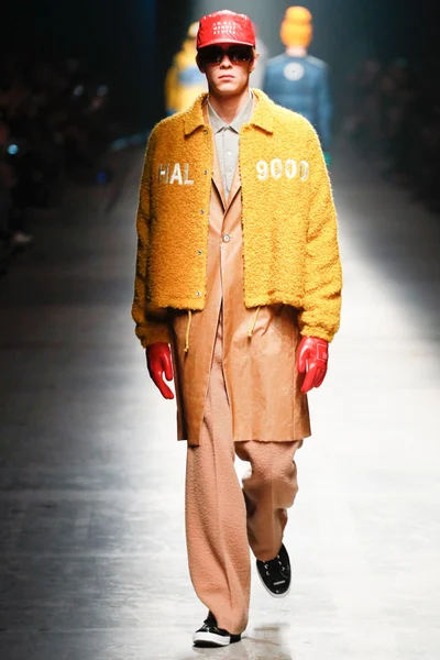 Look 29